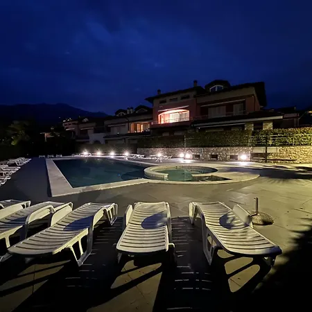 Апартаменты Lario Village Колико